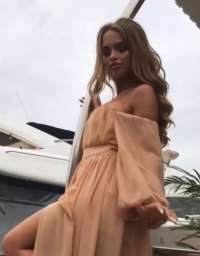 Mersin Kostümlü Escort Azra'dan Size Özel Hizmetler!